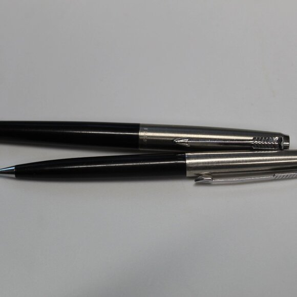 Vintage Parker 45 Pen & Pencil Set – Black & Chrome – Elegant Office Style - Picture 11 of 12